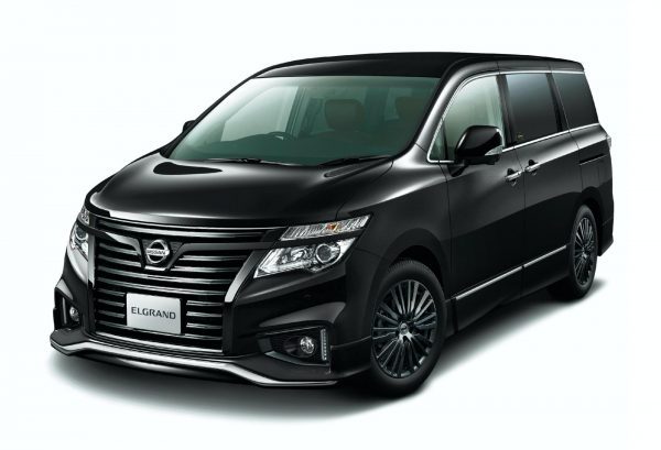 Nissan Elgrand Highway Star Jet Black Urban Chrome