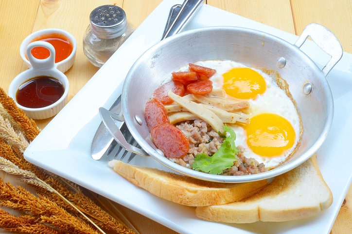 Indochina pan-fried egg with pork and toppings