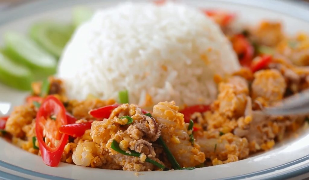 ปลาหมึกผัดไข่เค็ม