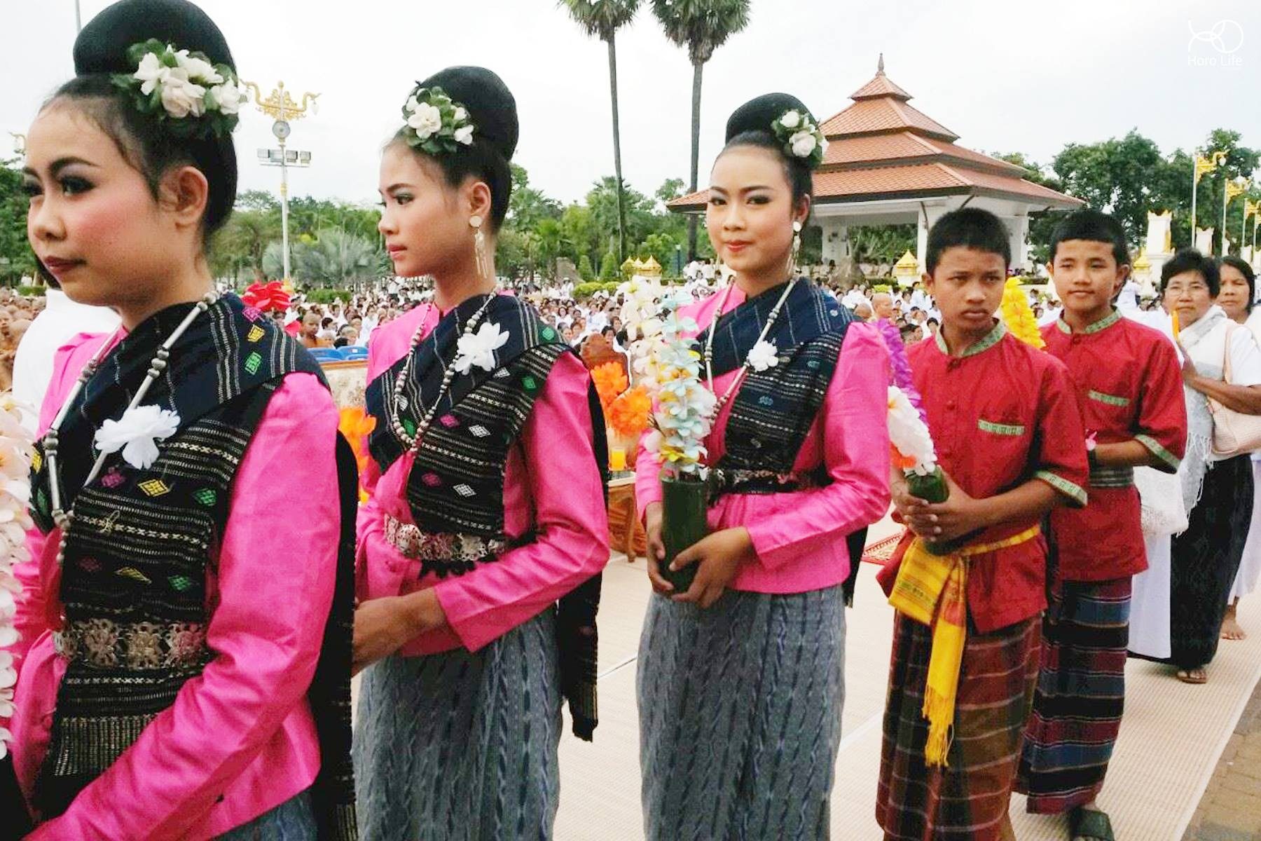 บูชาพระธาตุพนม