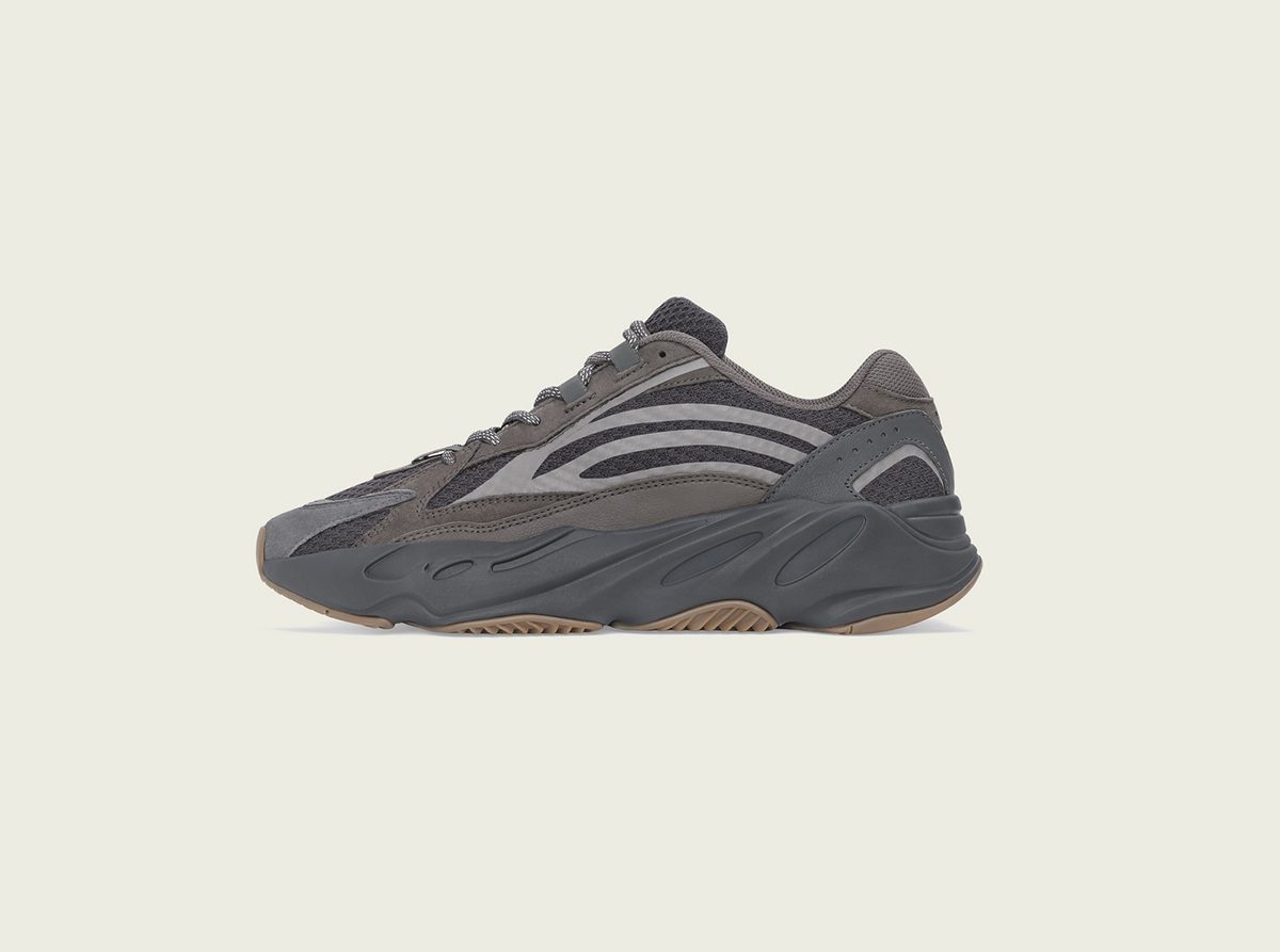  YEEZY BOOST 
