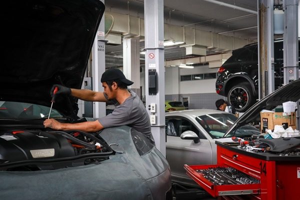 Porsche Panamera Service Clinic 2021