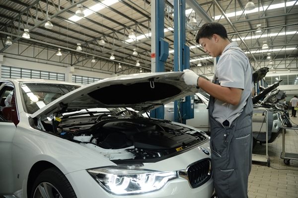 BMW Service Apprentice Program