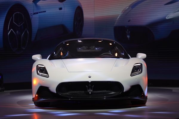 Maserati MC20