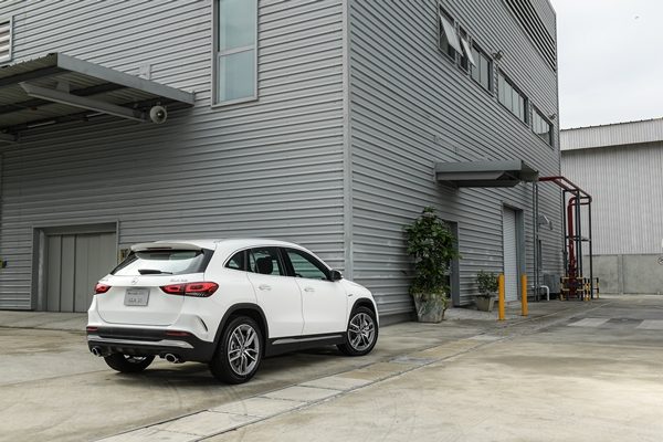 Mercedes-AMG GLA 35 4MATIC