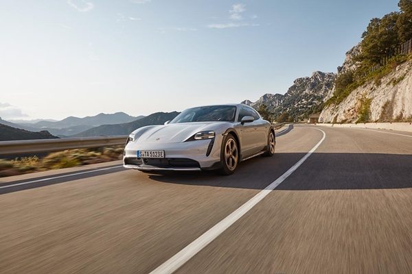 Porsche Taycan Cross Turismo (3)