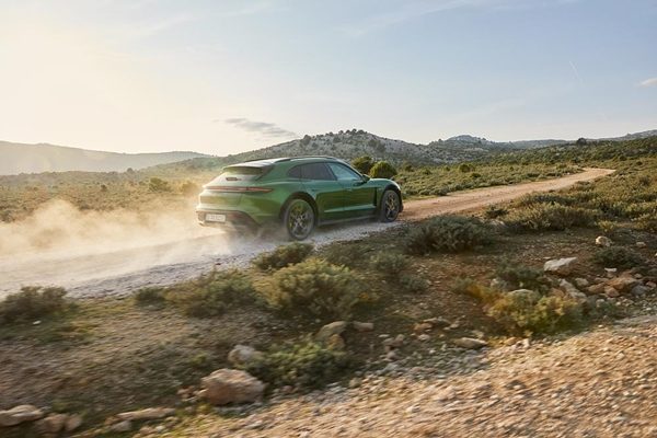 Porsche Taycan Cross Turismo (3)