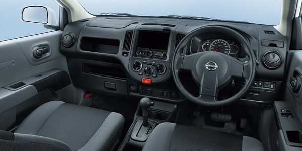 Nissan AD