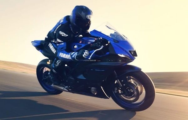Yamaha R7