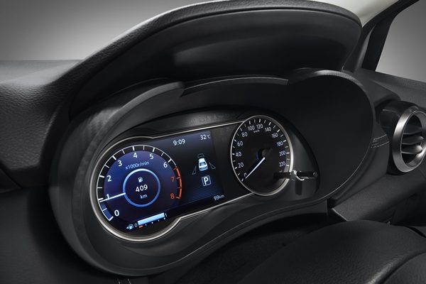 Nissan Almera Sportech