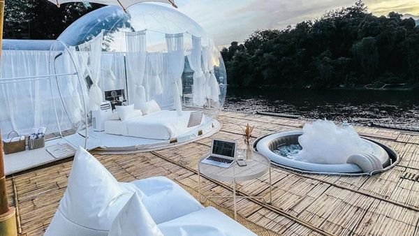 TheThreeBubbleHouse
