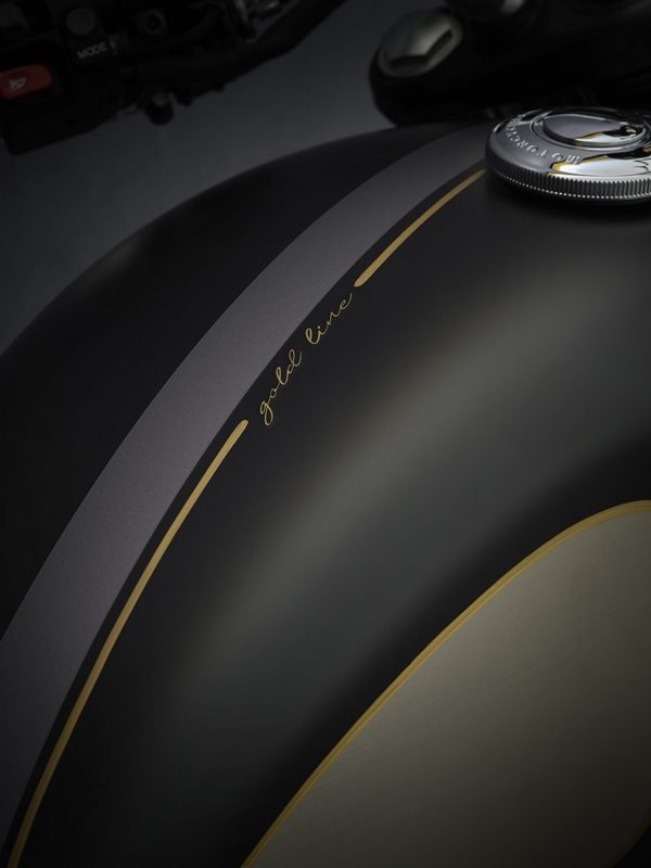 Triumph Street Twin Gold Line Limited Edition