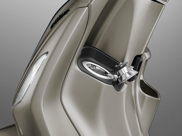 NEW YAMAHA GRAND FILANO HYBRID