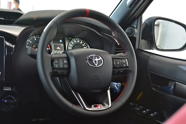 Toyota Hilux REVO GR Sport
