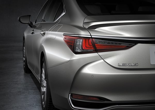 Lexus ES