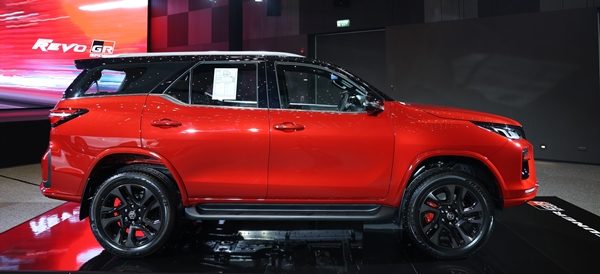 Toyota Fortuner GR Sport