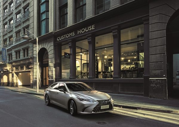 Lexus ES