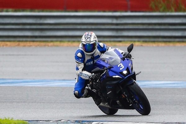 Yamaha YZF-R7