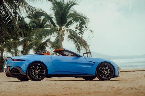 Aston Martin Vantage Roadster