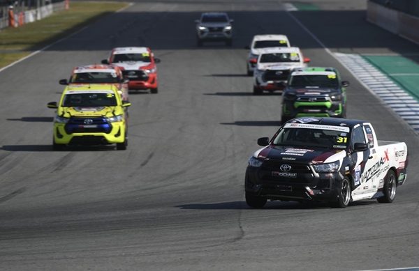 Hilux Revo One Make race
