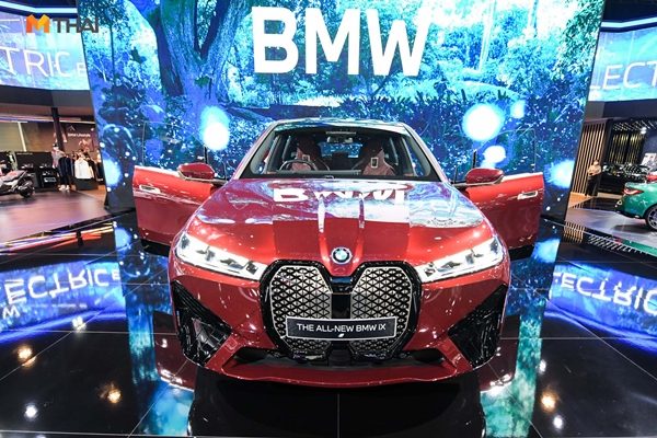  BMW iX