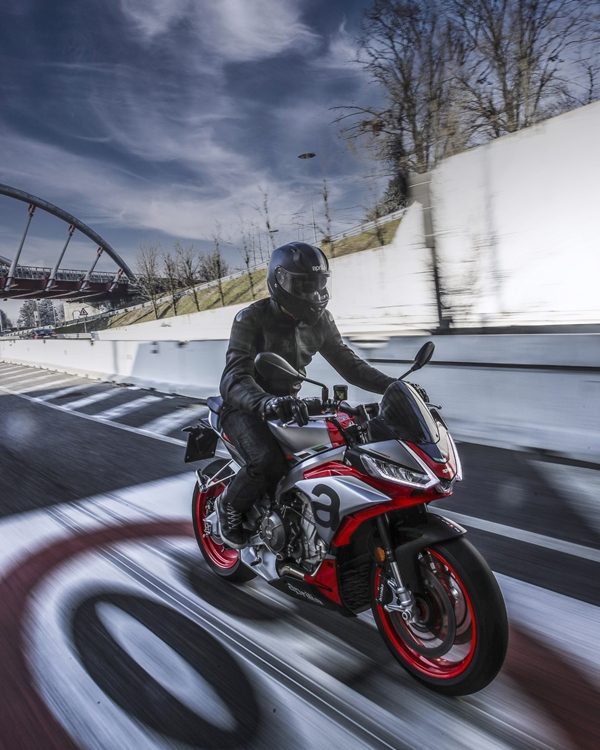 Aprilia Tuono 660