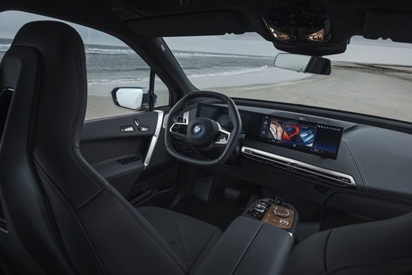 BMW iX M60 