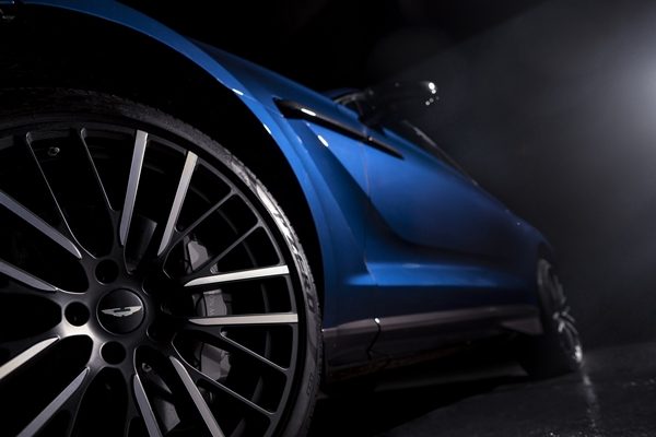 Aston Martin DBX707 01