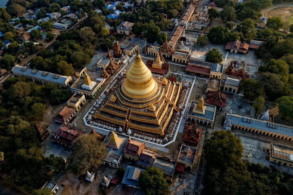 เจดีย์ชเวสิกอง เมืองพุกาม ประเทศพม่า