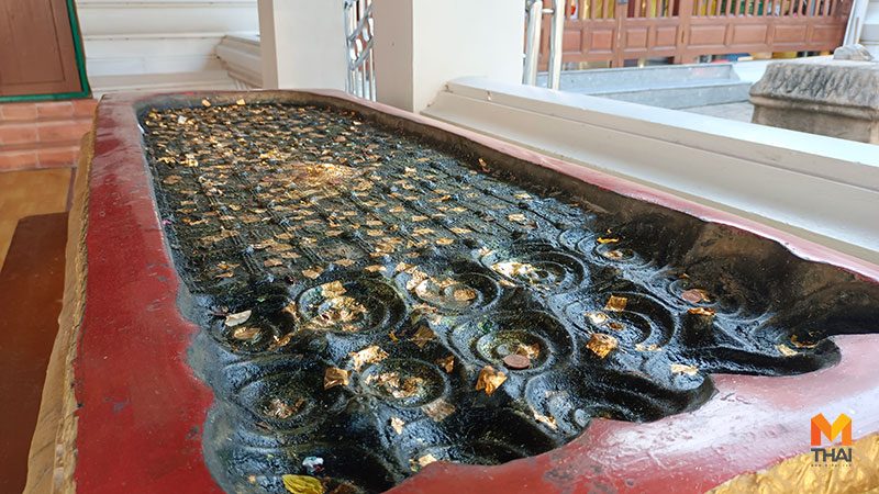 รอยพระพุทธบาท