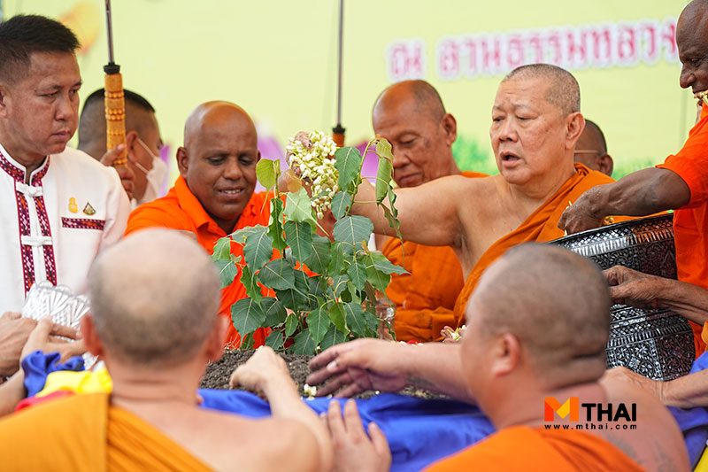 ประดิษฐาน