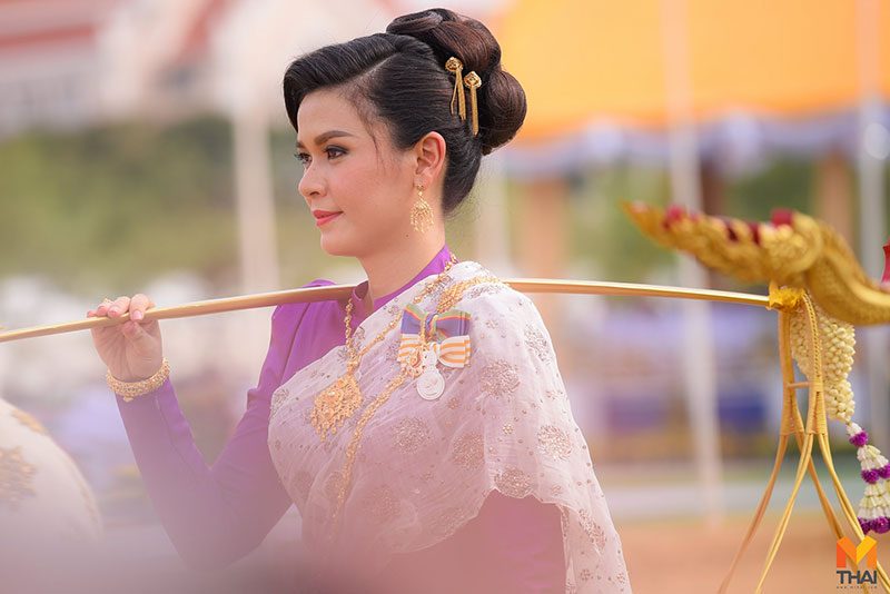 เทพีคู่หาบ