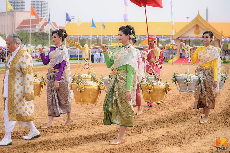 เทพีคู่หาบ