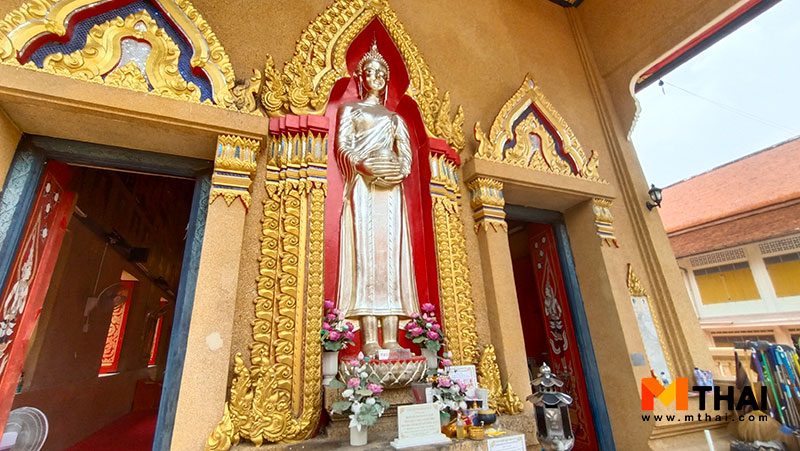 พระอุ้มบาตร