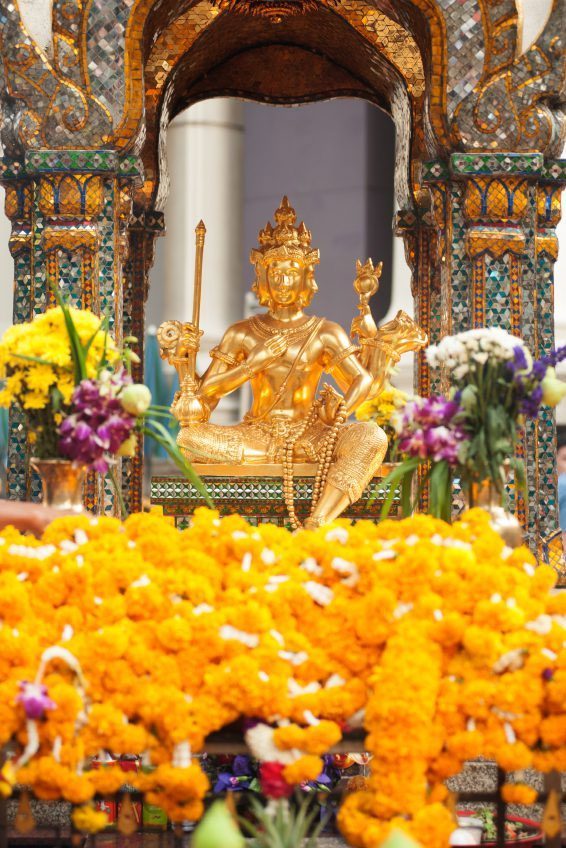 องค์เทพย่านราชประสงค์