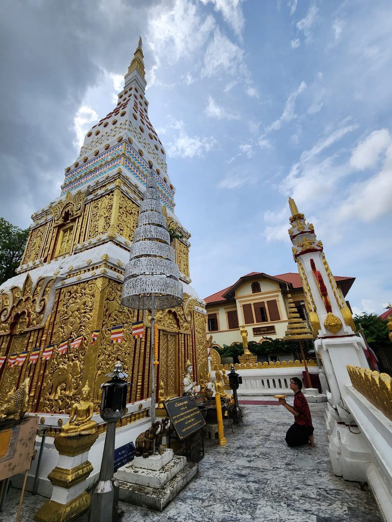 พระธาตุนคร พระธาตุประจำวันเสาร์