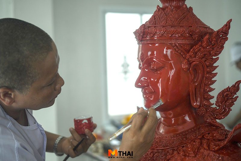 ซ่อมพระพุทธรูป
