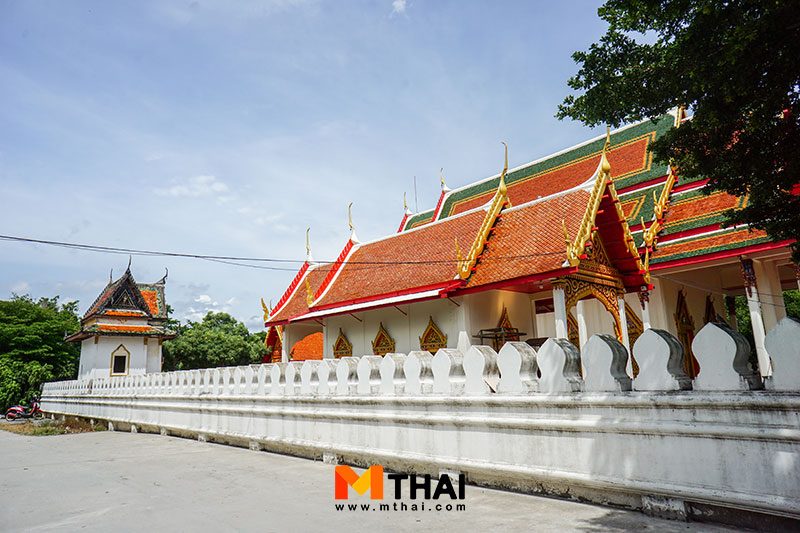 กำแพงวัด