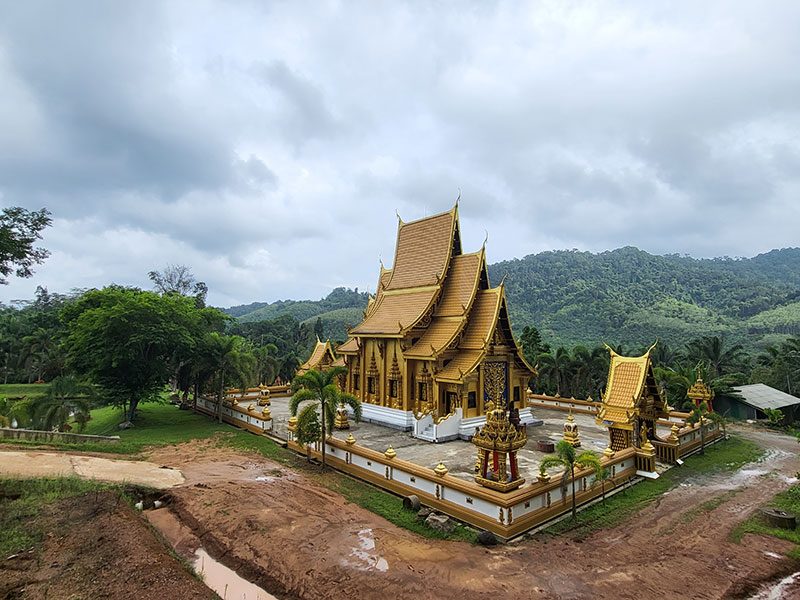 วัดสวย กระบี่