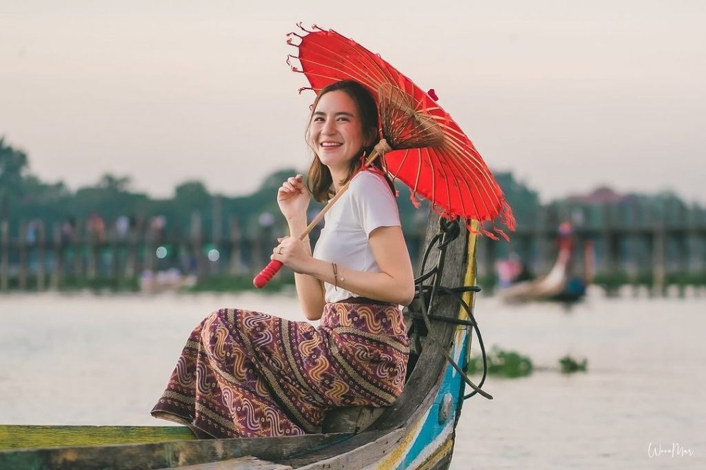 พลอย ชิดจันทร์ 