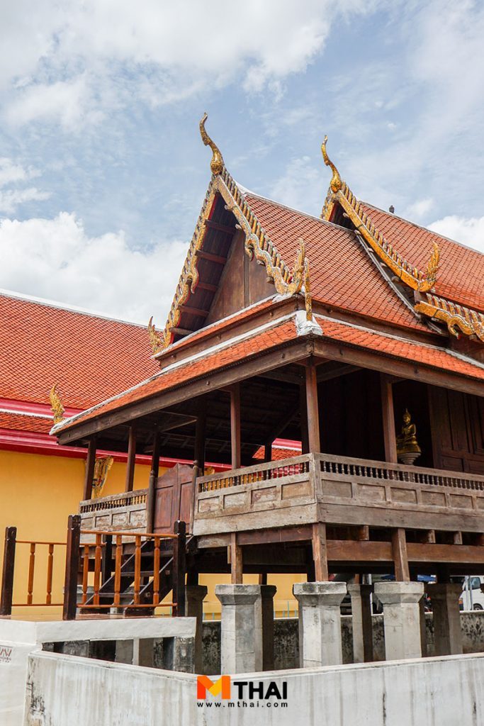 หอไตร
