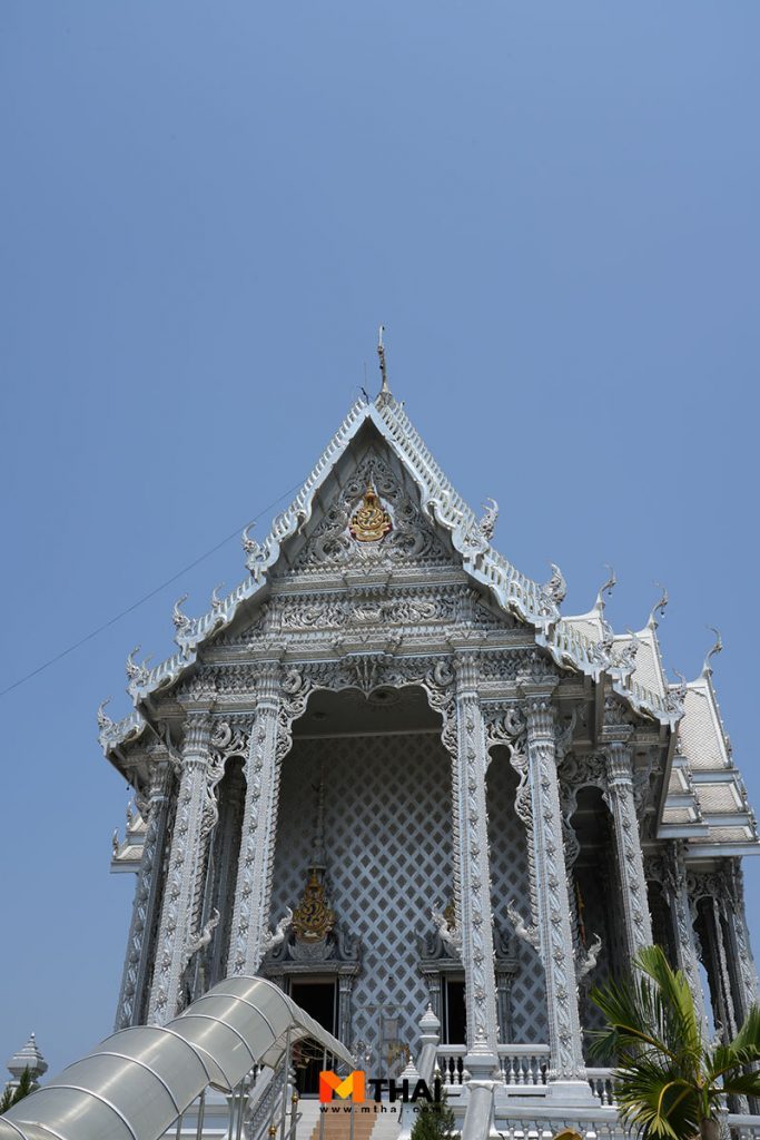 อุโบสถสีเงิน