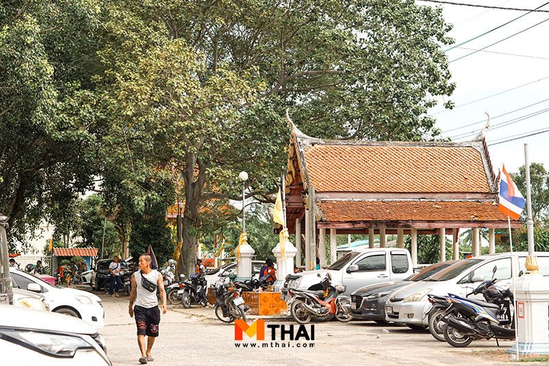 ลานจอดรถ