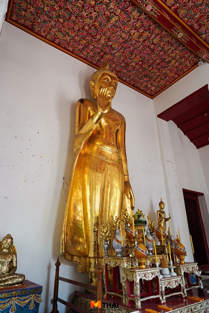 พระยืน