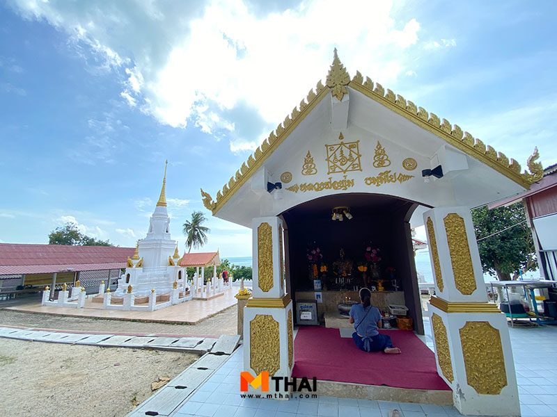 หลวงพ่อพุ่ม ธมฺมิโย