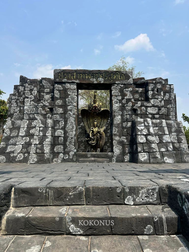 ปราสาทพ่อปู่ศรีสุทโธ