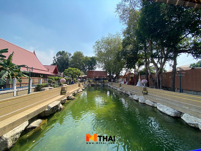 สระน้ำมนต์วัดหงส์