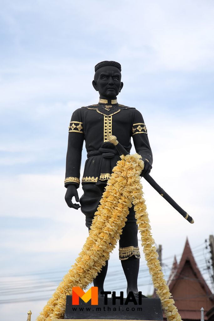 พระบรมราชานุสาวรีย์ สมเด็จพระนเรศวรมหาราช