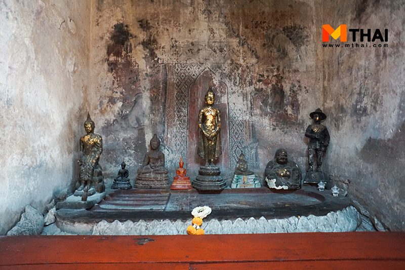 รอยพระพุทธบาท