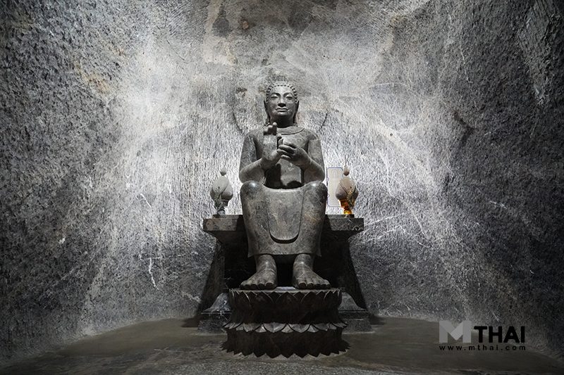 พระนั่งเมืองแก้ว